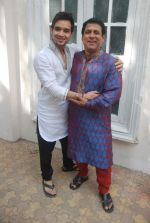 Rajendra Chawla, Sraman Jain at Sony TV_s Saas Bina Sasural on location in Malad on 24th Nov 2011 (45).JPG